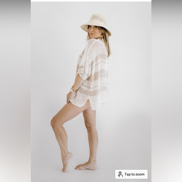 BNWOT, LE LIS Crochet Button Front Top - Picture 2 of 12